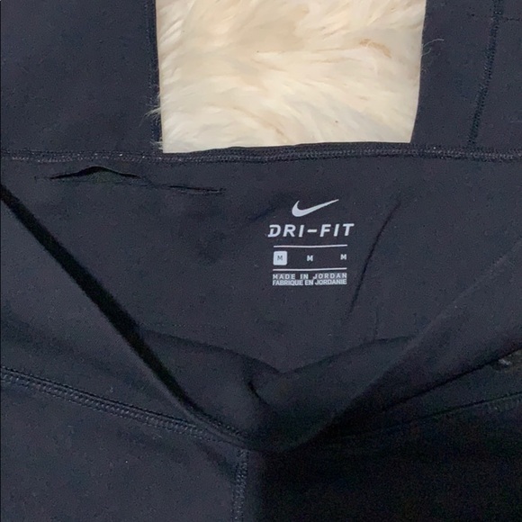 NIKE Dri-fit black crop leggings/capris - Picture 6 of 12